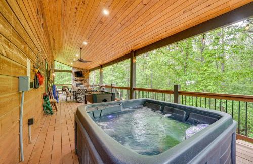 Broken Bow House | Modern, Luxe Cabin in Broken Bow with Hot Tub!