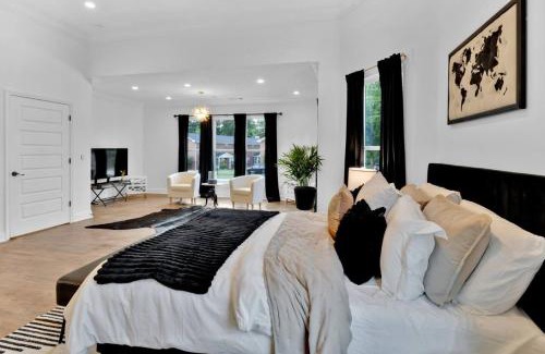 College Park House | Modern Luxe Stay in Atlanta