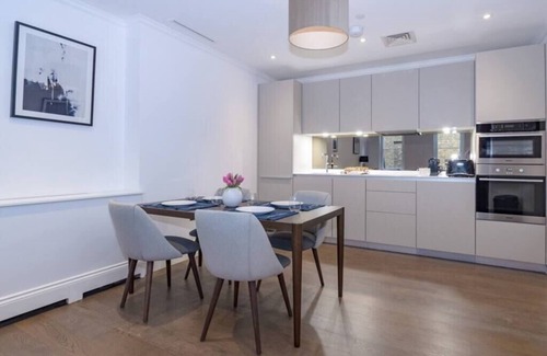 Covent Garden Apartment | Modern, Luxurious 1BR Flat- Heart of Covent Garden