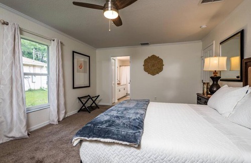 Fellowship House | Modern & Luxurious 3BR Home - Gem - Car Garage