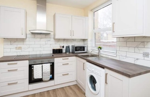 Maidstone Apartment | Modern, Luxurious, 4-Bed Home in the Centre of Maidstone