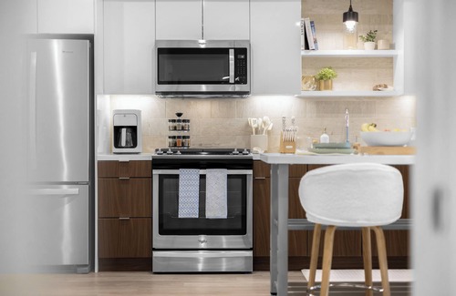 Costa Mesa Apartment | Modern Luxury 1BD Home w/Pool & Gym