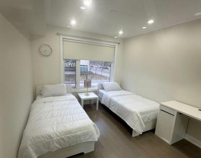 Mississauga House | Modern Luxury 3 bed rooms House in Toronto Mississauga