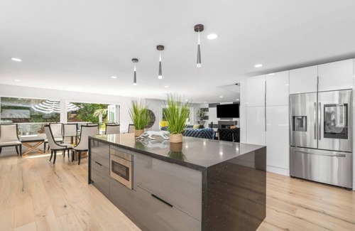 Mesa Verde House | Modern Luxury 5 Bedrooms in Costa Mesa
