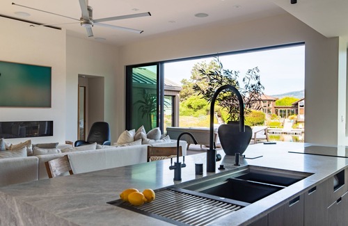 Stinson Beach House | Modern luxury beach house. Hot tub. On Seadrift Lagoon