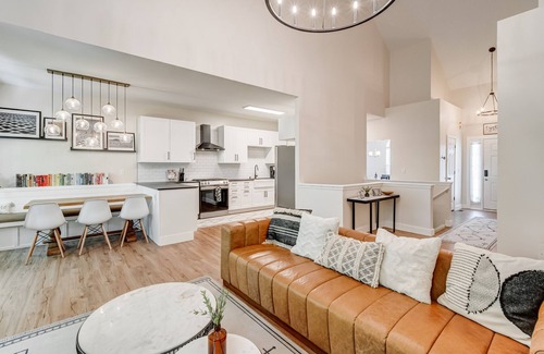 Johns Creek House | Modern luxury furnished rental in Alpharetta. Pet friendly!