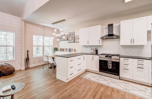 Johns Creek House | Modern luxury furnished rental in Alpharetta. Pet friendly!