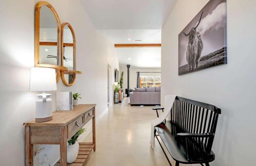 Fredericksburg House | Modern luxury Hill Country escape gorgeous views