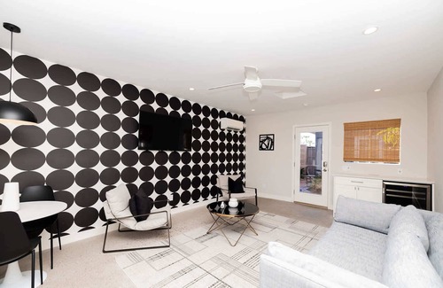 Cavalier Vista House | Modern Luxury Home-Old Town Scottsdale-Huge Pool!