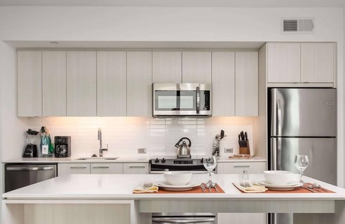 Reston Apartment | Modern Luxury in Reston | In-unit Washer/D | nr Dulles Airport