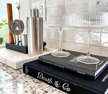Rogers House | Modern luxury near AMP/Greenway/Biketrail/Pool/Gym