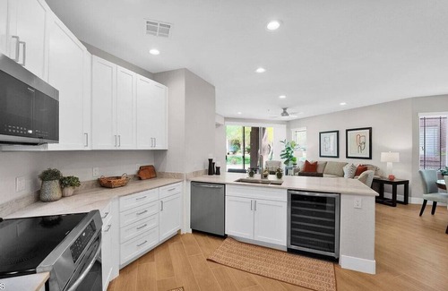 Central Scottsdale Condo | Modern Luxury Resort Style 3 BR Condo in Scottsdale - Newly Renovated