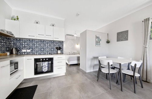 Emu Park Apartment | Modern Luxury Studio