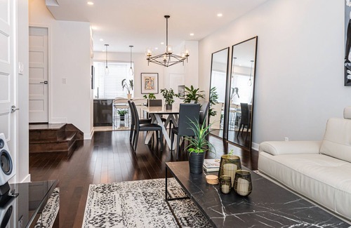 Montreal House | Modern Luxury Townhouse 3 Beds + Office & Garage