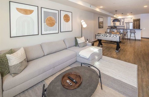 Big Sky Apartment | Modern Luxury Two Bedroom Condo