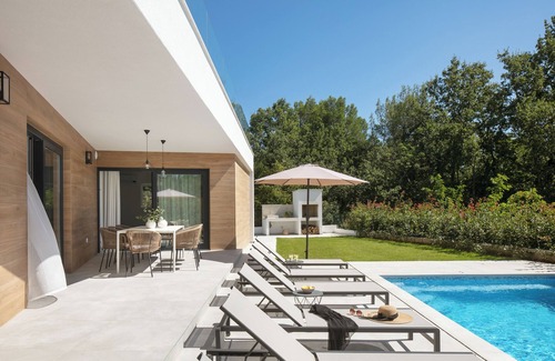 Vabriga Villa | Modern luxury villa Mali Dvor with pool in Porec just 500m from the sea★ ★ ★ ★ ★
