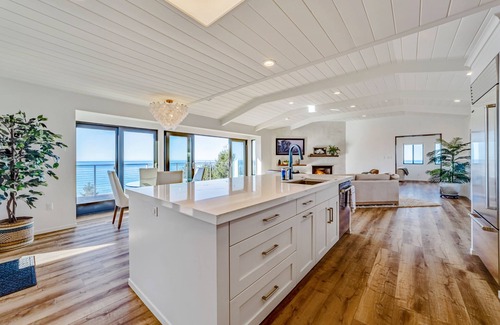 Shelter Cove House | Modern luxury with the most spectacular, dramatic ocean vistas