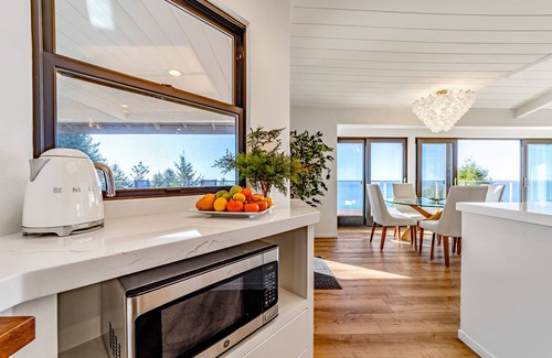 Shelter Cove House | Modern luxury with the most spectacular, dramatic ocean vistas