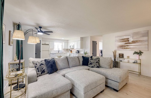 Lincoln House | Modern Makeover with 3 bedrooms on a cul-de-sac in Lincoln