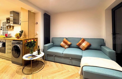 Margate House | Modern Margate Maisonette close to Beach by ADLIV