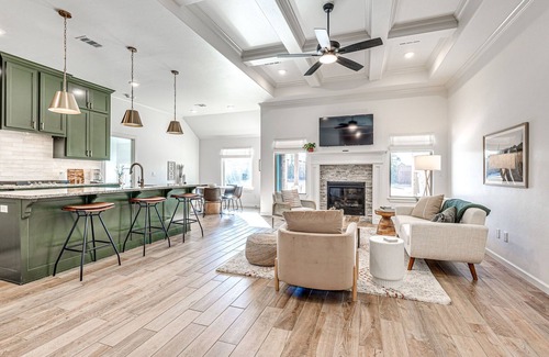 Edmond House | Modern Marvel in West Edmond: Luxury Living Redefined!
