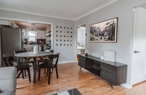 Wenonah House | Modern Metro Getaway
