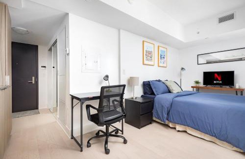 Bay Cloverhill House | Modern Micro Studio in Heart of Downtown
