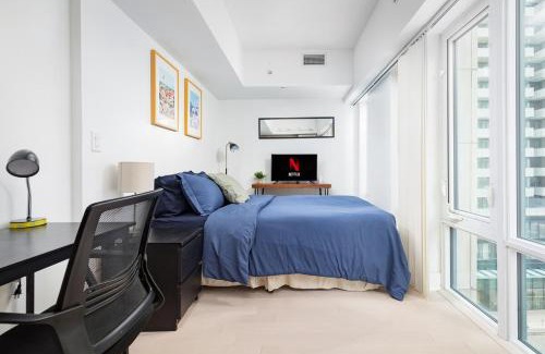 Bay Cloverhill House | Modern Micro Studio in Heart of Downtown