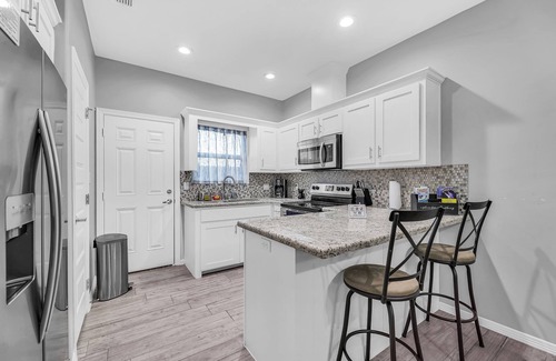 Weslaco Apartment | Modern Mid Valley 2BD Apartment
