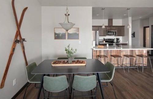 Kalispell House | Modern Montana Getaway - All the comforts of home!