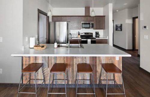 Kalispell House | Modern Montana Getaway - All the comforts of home!