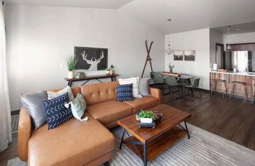 Kalispell House | Modern Montana Getaway - All the comforts of home!