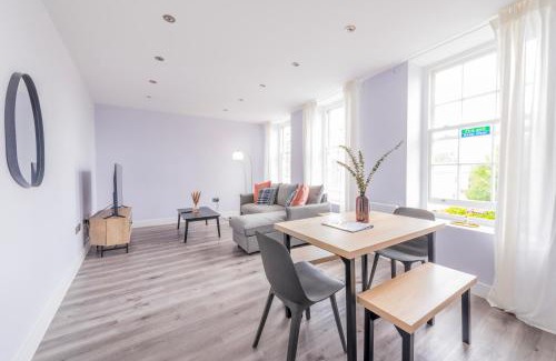 Abingdon Apartment | Modern Morris Mews - High Spec - 7 Guests