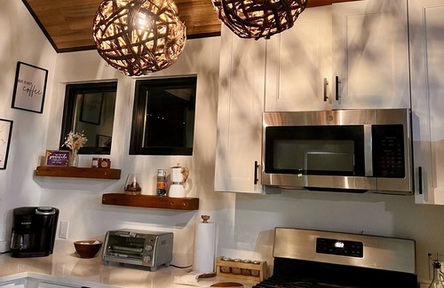 Ruidoso Cabin | Modern Mountain Cabin with AC, beautiful Views. 3 min to Midtown.