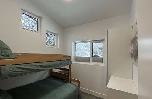Whistler Cay Estates House | Modern mountain Chalet. Views, Hot Tub, Steam Room, Luxury!