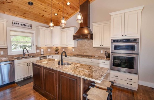 Seven Devils House | Modern Mountain Home on Seven Devils