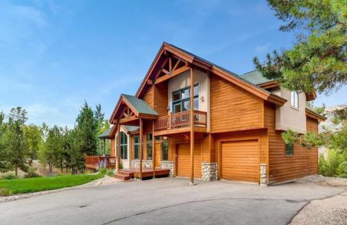 Three Peaks House | Modern Mountain Stay Hot Tub Fire Pit and Views