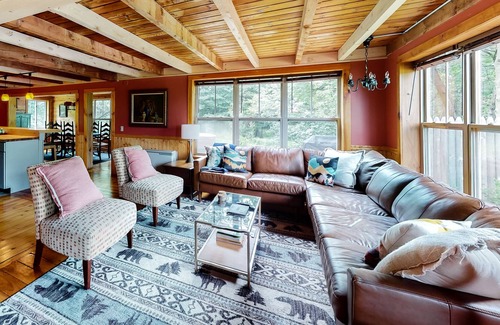 Eastern Vermont House | Modern mountain view cottage with full kitchen, W/D, firepit, & fast WiFi