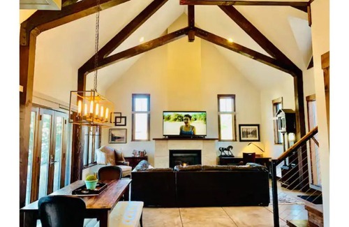 Carbondale House | Modern Mtn New Build Comfort, Near Aspen Skiing