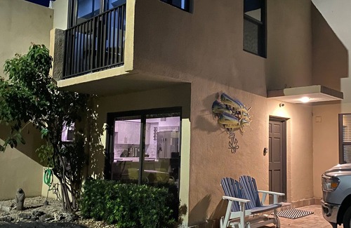 Key Largo House | Modern Nautical Townhome on Moonbay Key Largo