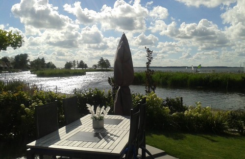 Hulshorst House | Modern new beach house - right on the water - large roof terrace/free WiFi