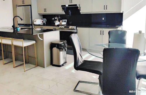 Markham House | Modern New Large Private Room in Markham