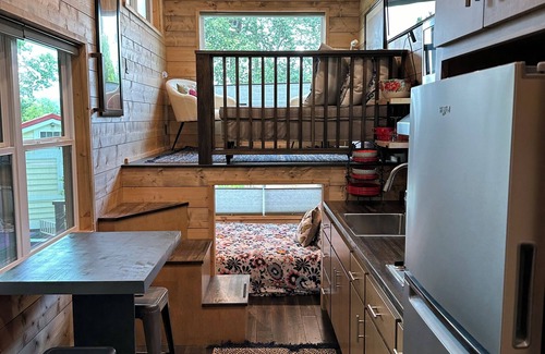 Cheat Lake Apartment | Modern "NEW" Tiny Home with Lake View