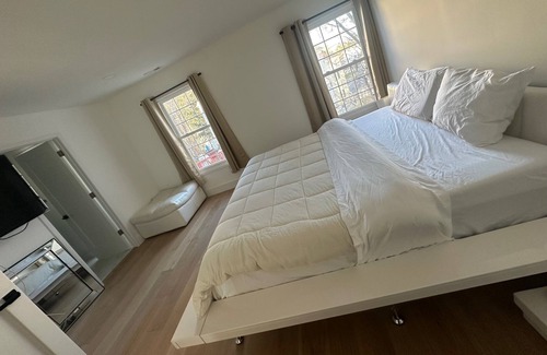 Aspen Hill House | Modern Newly Renovated Home in Argyle Village MD