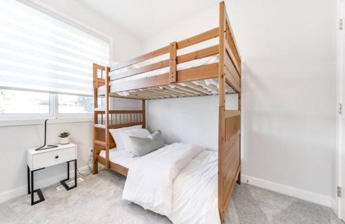 Jasper Place House | Modern Nordic Escape, 3BR Near WEM & DT, AirCon & Fireplace, Wifi, Sleeps 6!