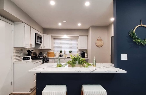 Fox Valley House | Modern Oasis in Glen Ellyn