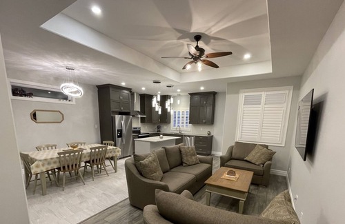 Trenton House | Modern oasis in Trenton