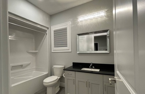 Trenton House | Modern oasis in Trenton