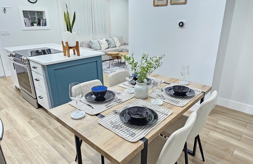 Warren House | Modern Oasis, Warren Getaway