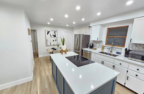 Warren House | Modern Oasis, Warren Getaway